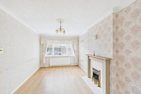 2 bedroom semi-detached bungalow for sale, Thorndale, Hull, HU7 6DG