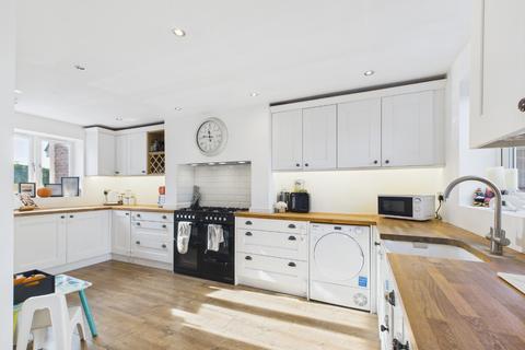 3 bedroom terraced house for sale, Wise Close, Molescroft, East Riding Of Yorkshire, HU17 9GR