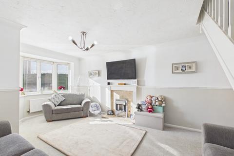 3 bedroom terraced house for sale, Wise Close, Molescroft, East Riding Of Yorkshire, HU17 9GR