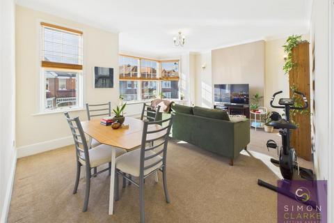 2 bedroom flat to rent, Princes Avenue, Finchley Central, N3