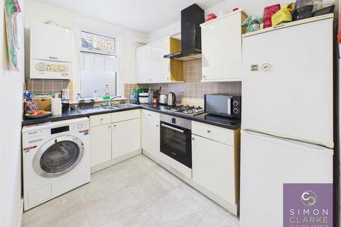 2 bedroom flat to rent, Princes Avenue, Finchley Central, N3