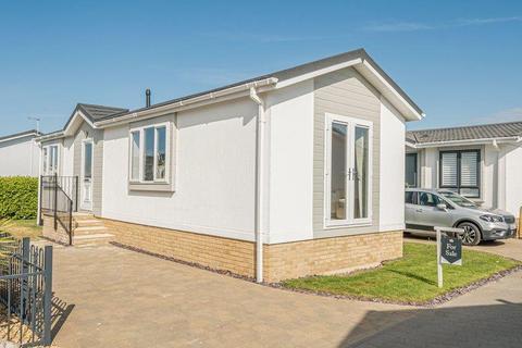 undefined, Fifth Avenue, Garston Park, Tilehurst