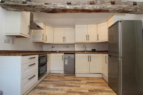 1 bedroom house to rent, A Flat above the High Street, Stony Stratford, Milton Keynes