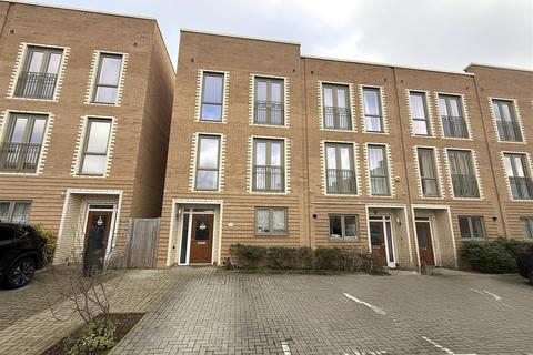 3 bedroom end of terrace house to rent, Edgecumbe Avenue, Colindale, NW9