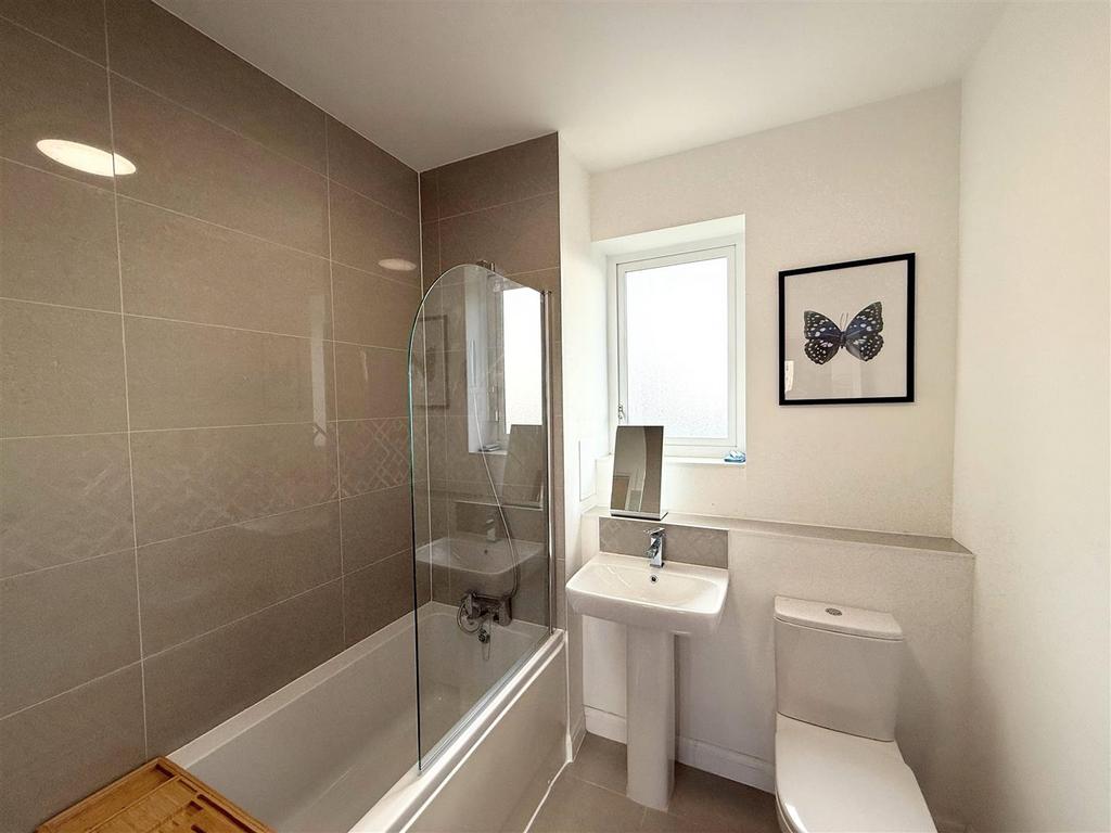 Family Bathroom.jpeg