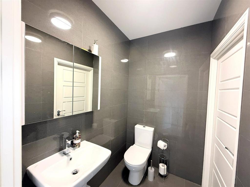 Guest WC.jpeg