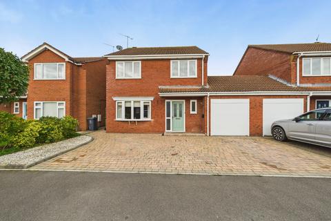 Osprey Close, Worcester, Worcestershire, WR2