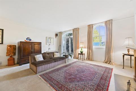 undefined, Oxford Gate, Brook Green, London W6