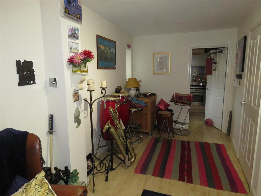 Split level lounge/d