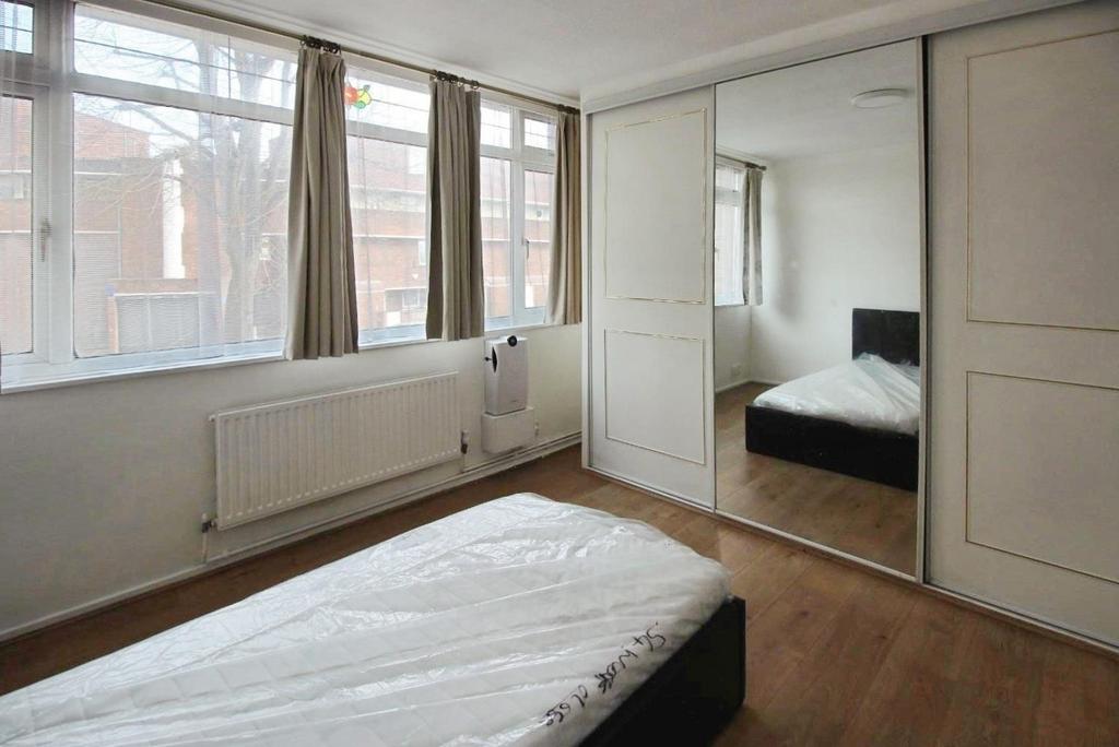 D197c997-green 20room 20v.JPG