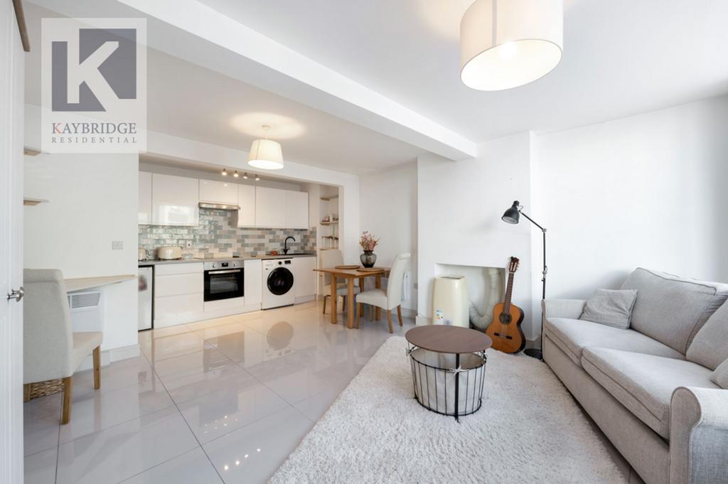 Church Road KT17 4 DZ