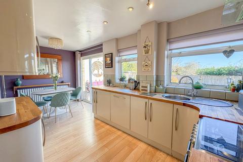 3 bedroom semi-detached house for sale, Elizabeth Close, Hockley