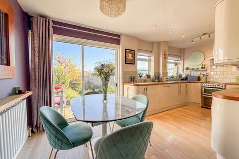 3 bedroom semi-detached house for sale, Elizabeth Close, Hockley