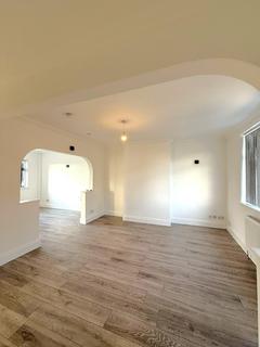 4 bedroom semi-detached house to rent, Ryedale Avenue, Leeds LS12