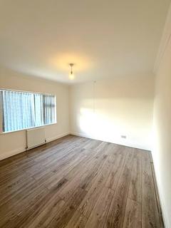 4 bedroom semi-detached house to rent, Ryedale Avenue, Leeds LS12