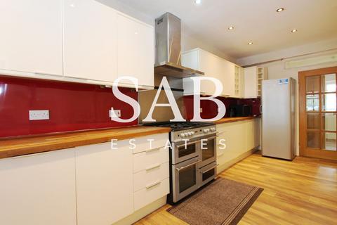 undefined, Westbury Avenue, Southall, UB1