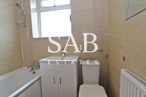 undefined, Westbury Avenue, Southall, UB1