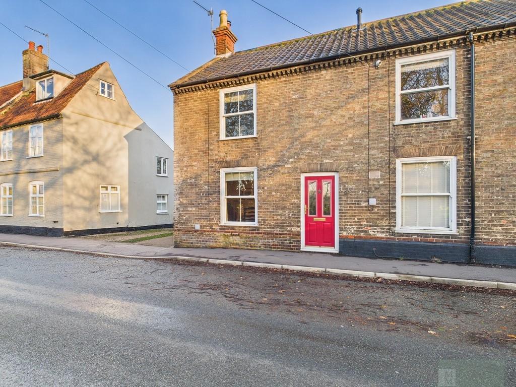Ditchingham Dam, Bungay 2 bed semi-detached house for sale - £260,000
