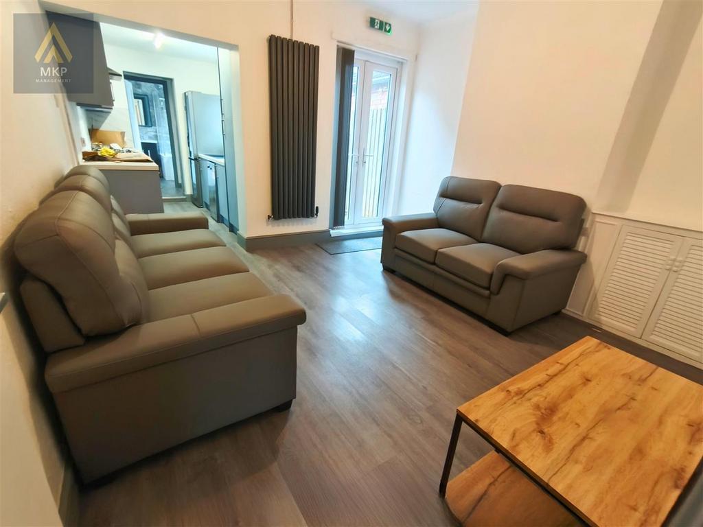 Cge S2 Ku z UKgn Qs KMst Reg.jpg