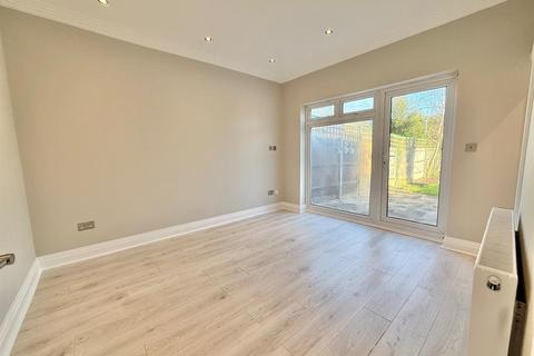 1 bedroom flat to rent, Hale Grove Gardens, London NW7