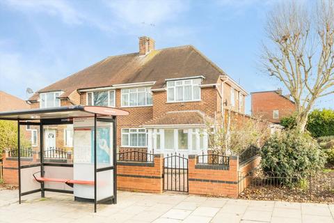 3 bedroom semi-detached house to rent, Greenford Avenue, London W7