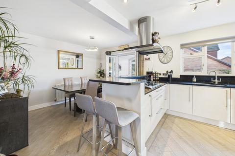 4 bedroom detached house for sale, Robinsons Croft, Chester