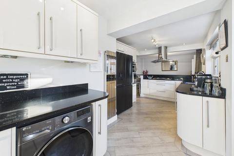 4 bedroom detached house for sale, Robinsons Croft, Chester