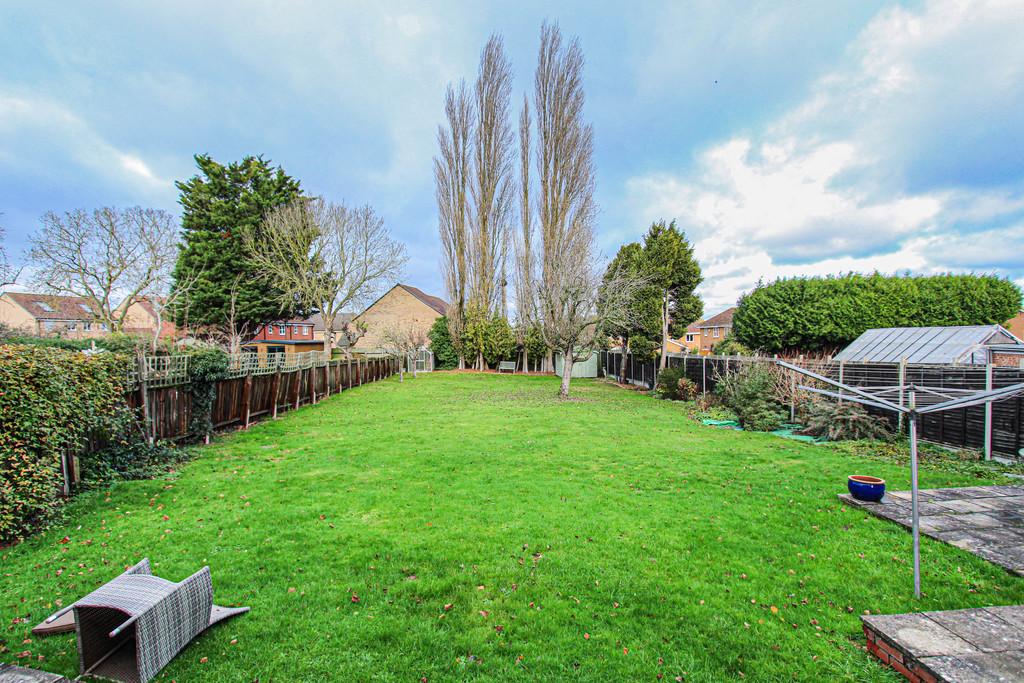 Extensive Rear Garden