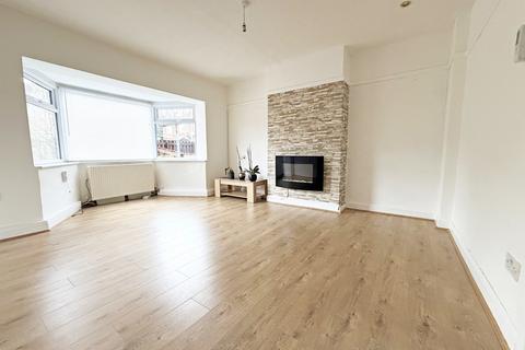 3 bedroom semi-detached house to rent, Quarry Close, Runcorn