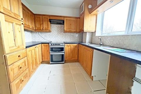 3 bedroom semi-detached house to rent, Quarry Close, Runcorn
