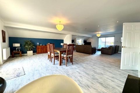 3 bedroom apartment to rent, Wellington Road, Enfield EN1