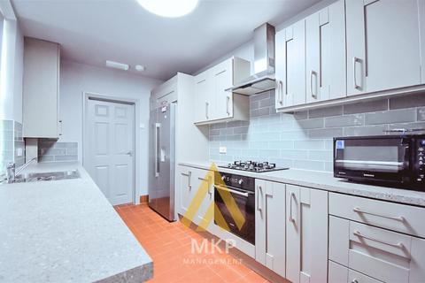 5 bedroom terraced house to rent, Raddlebarn Road, Selly Oak, Birmingham B29