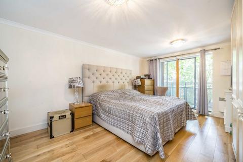 undefined, Chiswick High Road, London W4