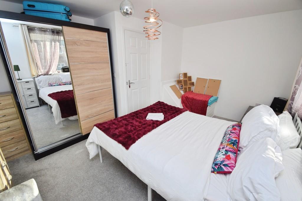 D84ec9cd-Bedroom 201