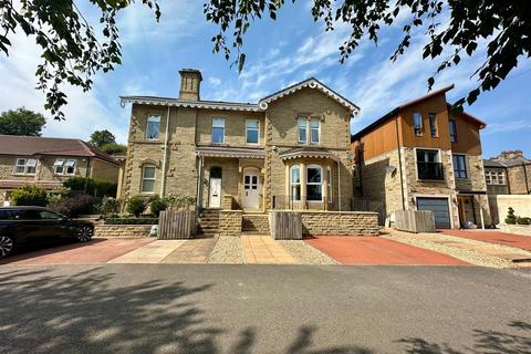 4 bedroom semi-detached house for sale, Linden Road, Skircoat Green, Halifax