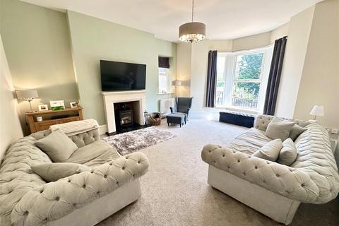 4 bedroom semi-detached house for sale, Linden Road, Skircoat Green, Halifax