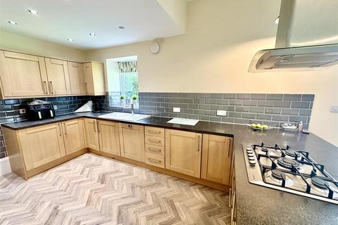 4 bedroom semi-detached house for sale, Linden Road, Skircoat Green, Halifax