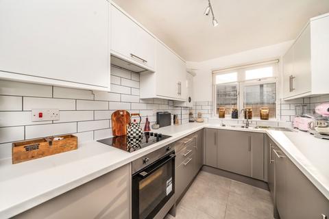 2 bedroom flat for sale, The Downs, London SW20