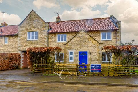 4 bedroom semi-detached house for sale, Glen Road, Grantham NG33