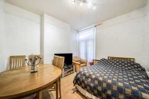undefined, Crusoe Road, Mitcham CR4