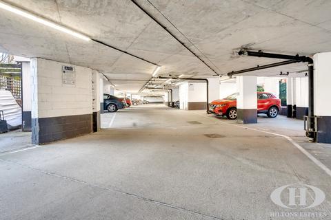 undefined, Hanworth Road, Hounslow