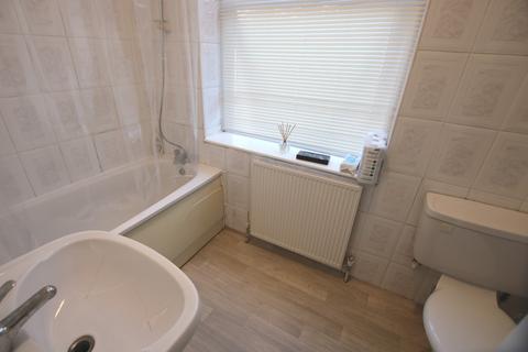 Studio to rent, St Pauls Avenue, Willesden Green, NW2