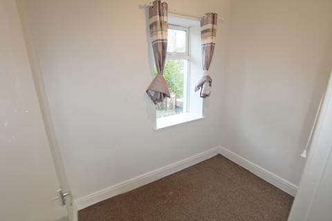 2 bedroom terraced house to rent, New Line, Bacup
