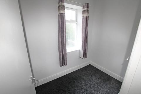 2 bedroom terraced house to rent, New Line, Bacup