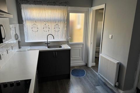 2 bedroom terraced house to rent, Berkshire Street, Hull