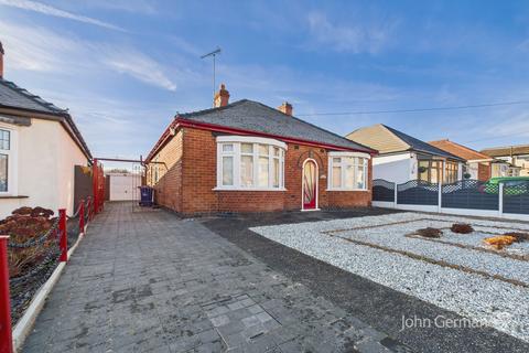 2 bedroom detached bungalow for sale, Beech Lane, Stretton