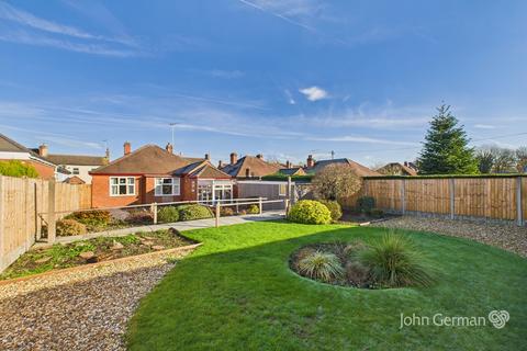 2 bedroom detached bungalow for sale, Beech Lane, Stretton