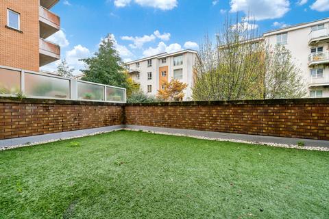 2 bedroom apartment to rent, Prague House, Century Wharf, Cardiff Bay