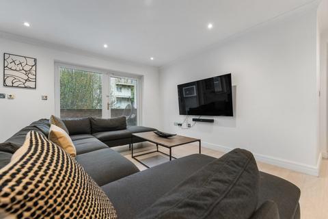 2 bedroom apartment to rent, Prague House, Century Wharf, Cardiff Bay