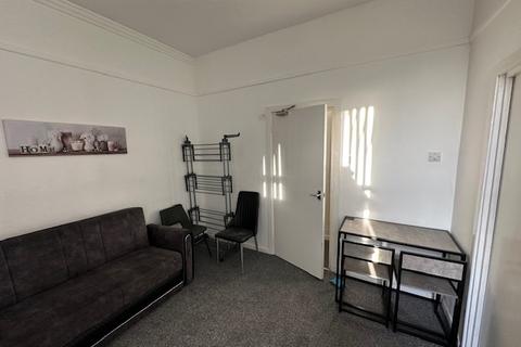 Richmond Grove, Manchester M13